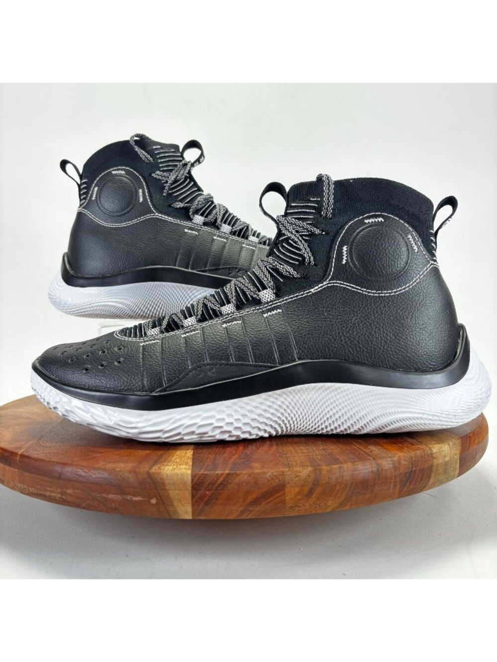 Under Armour Curry SUIT AND TIE FloTro 4 Sneakers 3024861-001 Men's Size 10 UA